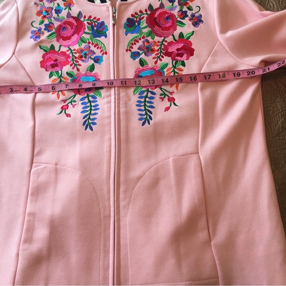 Pink sweater with black & white striped trim featuring bright florals size M - Picture 4 of 8